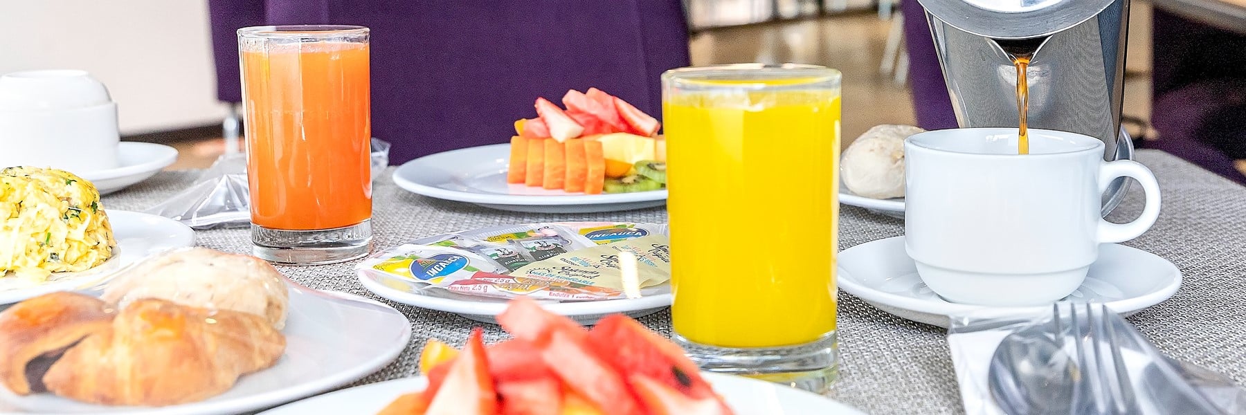 Explore Dining at Radisson Metrotel Bogota Kentucky